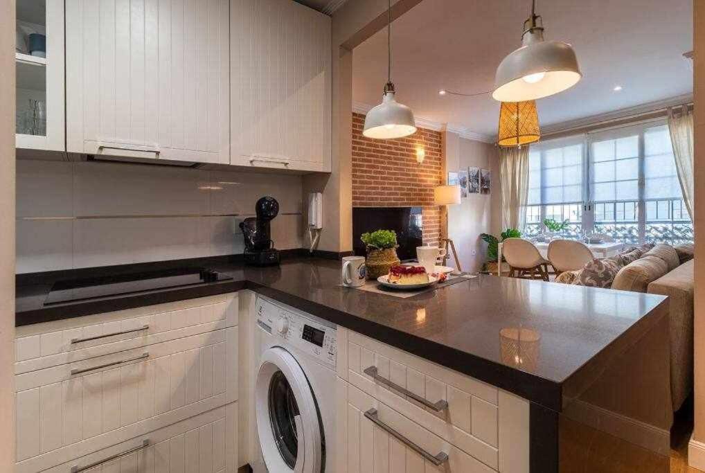 3 Apartamento En Estadio Sevilla 8 Plazas 3 Hab Y Metro Luaran gambar