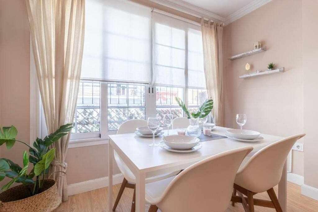 3 Apartamento En Estadio Sevilla 8 Plazas 3 Hab Y Metro Luaran gambar