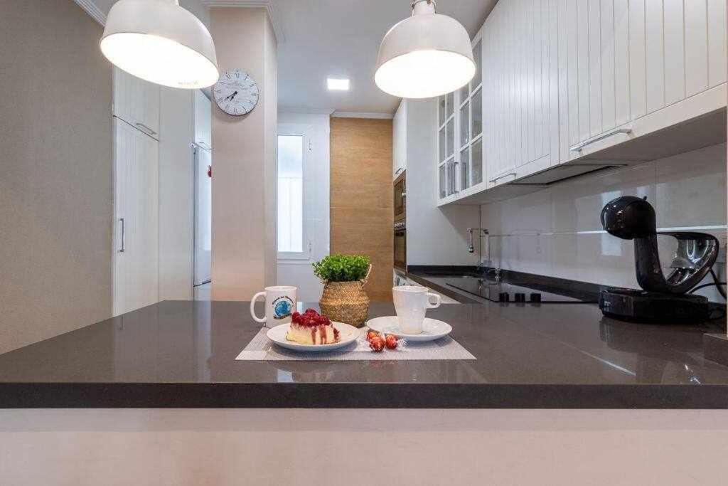 3 Apartamento En Estadio Sevilla 8 Plazas 3 Hab Y Metro Luaran gambar
