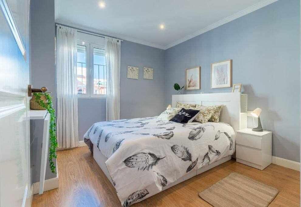 3 Apartamento En Estadio Sevilla 8 Plazas 3 Hab Y Metro Luaran gambar