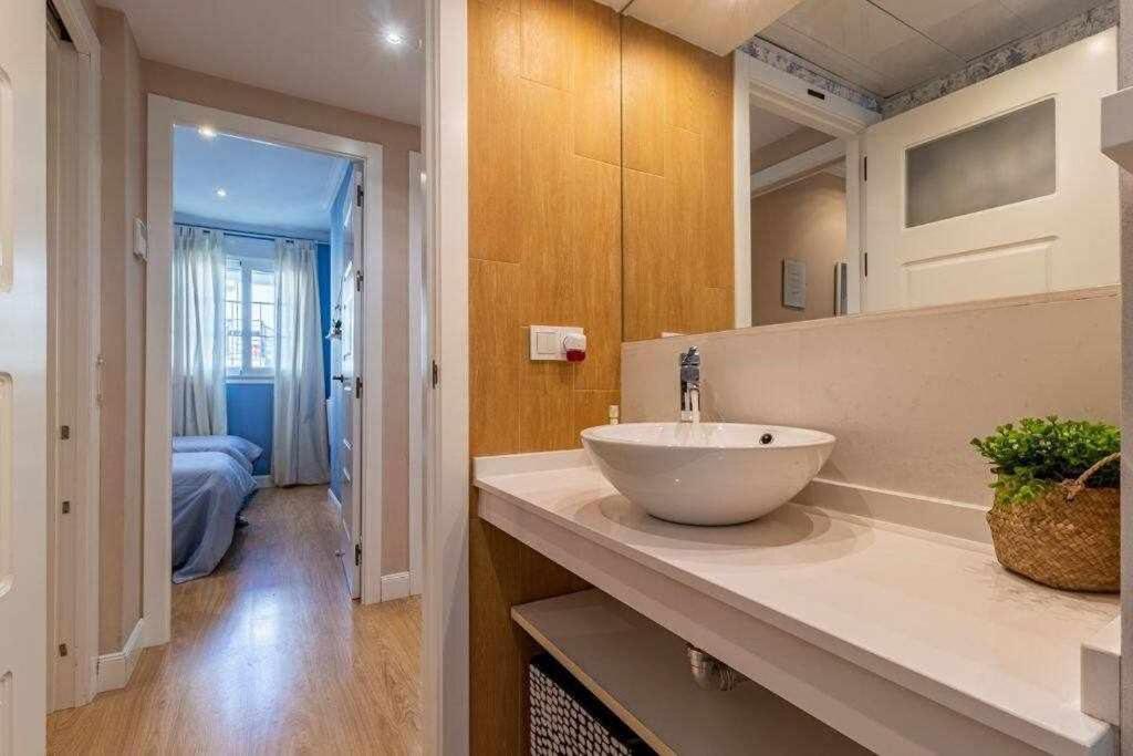 3 Apartamento En Estadio Sevilla 8 Plazas 3 Hab Y Metro Luaran gambar