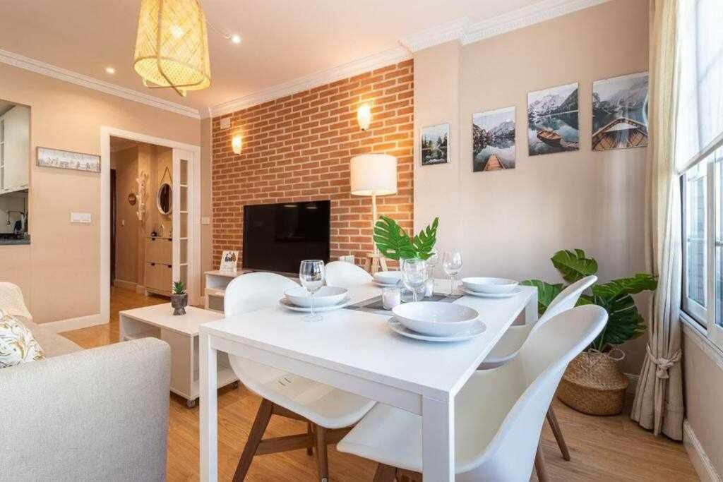 3 Apartamento En Estadio Sevilla 8 Plazas 3 Hab Y Metro Luaran gambar
